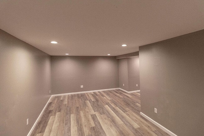 Photo - 319 West Blvd N