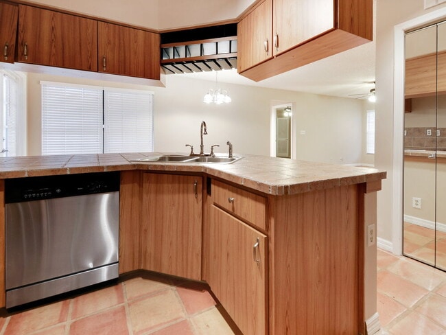 Photo - 13640 Jonquil Pl