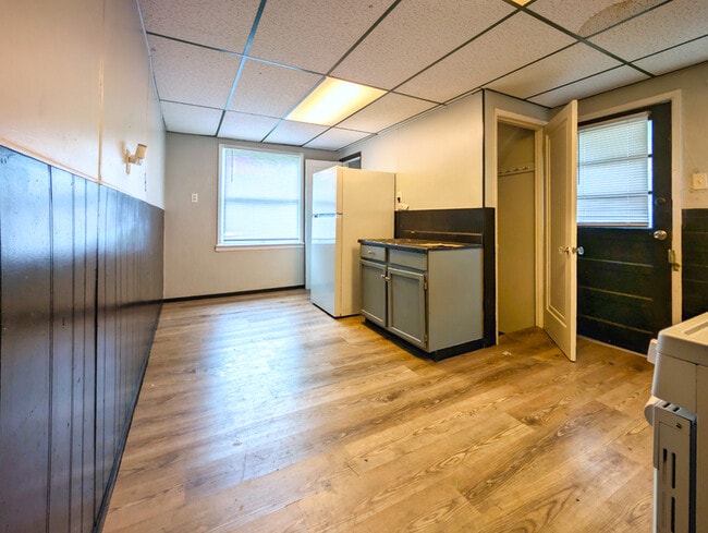 Photo - 7470 Sharon Dr