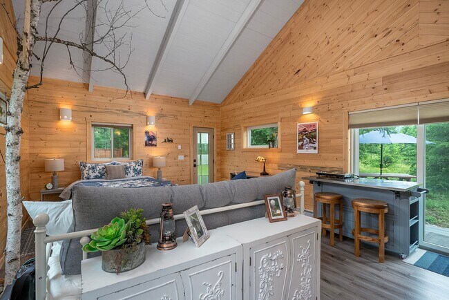 140 River Bnd Ct