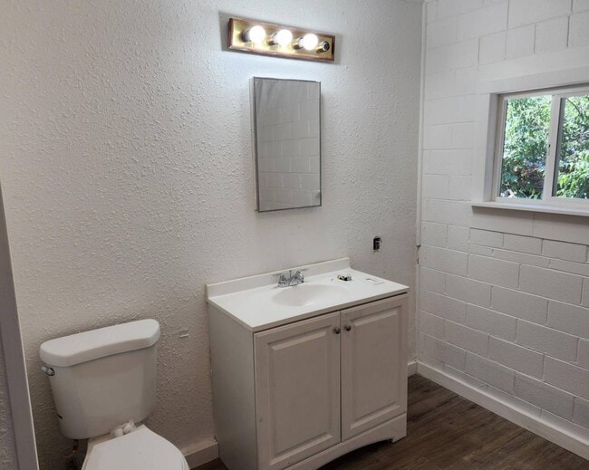 Photo - 7001 Rogue River Hwy