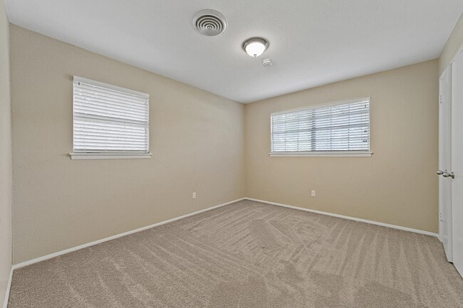 Photo - 7209 Ellis Rd
