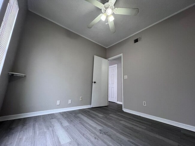 Photo - 163 Ave A SE Unit 1