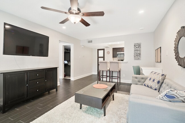 Photo - 4633 Wild Indigo St Unidad 545