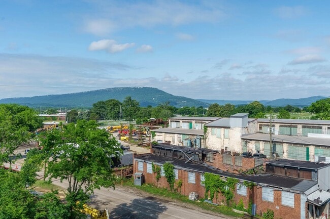 Building Photo - 829 S Greenwood Ave Unit 109 Rental