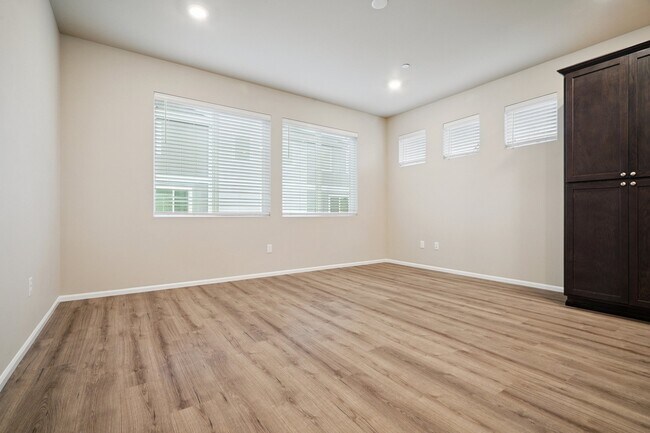 Photo - 32683 Park Butte Ln