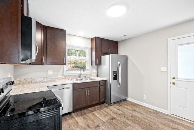 Building Photo - 147 Darlene Dr Unit C