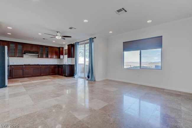 Photo - 31 Via Mantova Unit 2