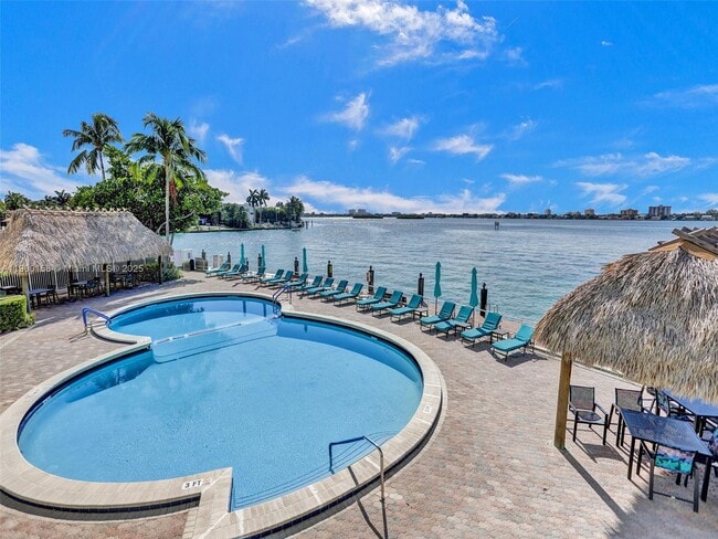 Photo - 10350 W Bay Harbor Dr Unidad PHN