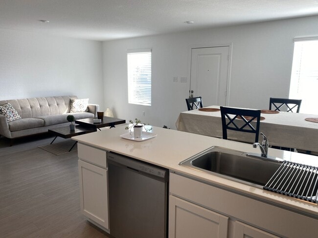 Photo - 252 Tugboat Annie Wy