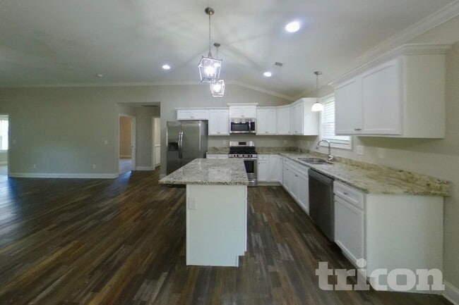 Photo - 228 Hallmark Cir