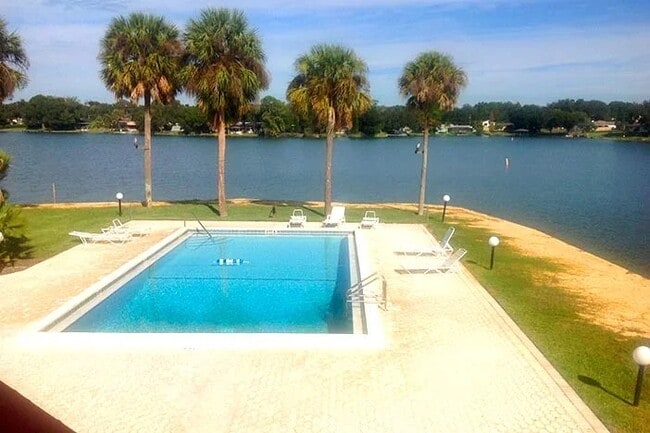 1920 E Edgewood Dr Unidad Lake Bentley