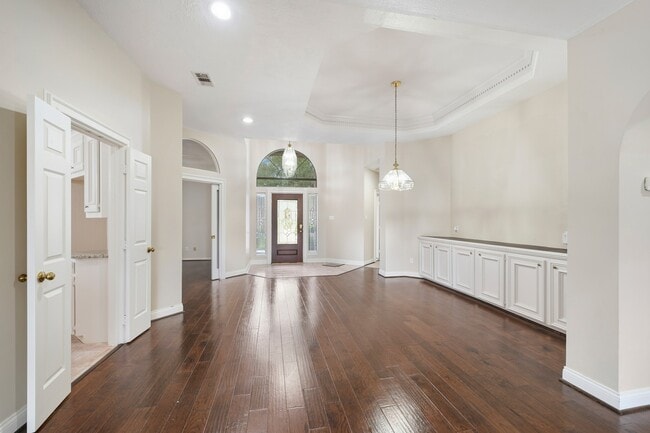 Photo - 38 Kelliwood Ct Cir