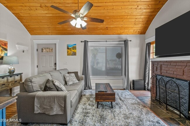 Photo - 437 N 18th St