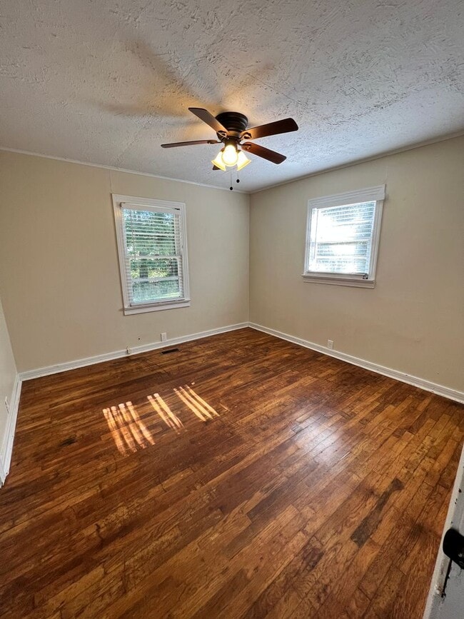 Photo - 8906 Lee Rd 146