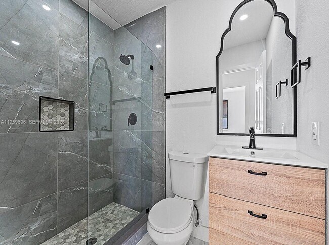 Photo - 921 NW 22nd Ct Unidad 1