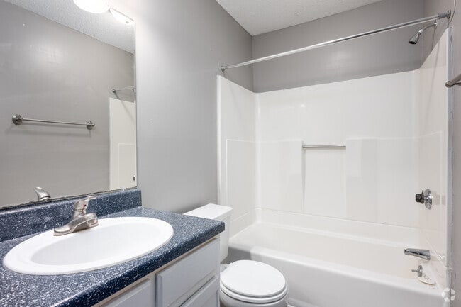 1BR, 1BA - Bathroom - Hunt Club Apartments, LLC