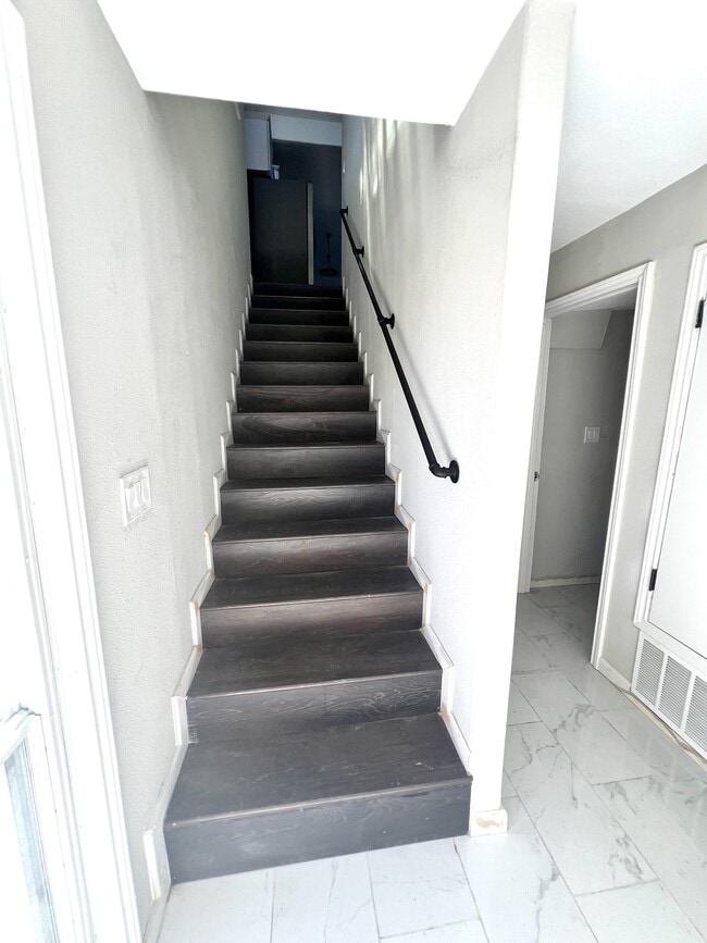 Photo - 7215 Holly Hill Dr