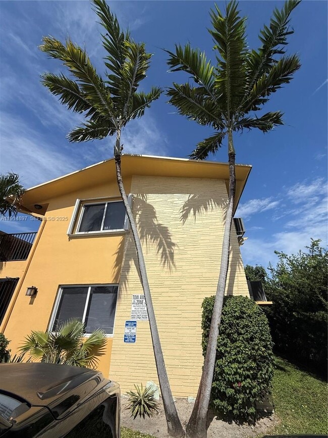 Photo - 1733 Mayo St Unit 9