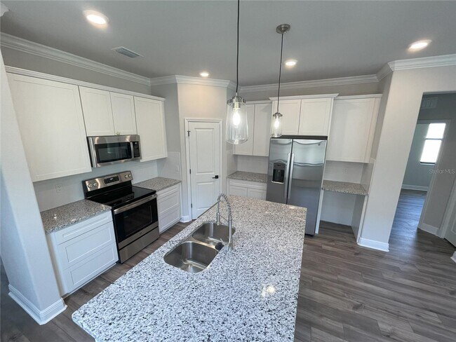 Photo - 1437 N River Cir