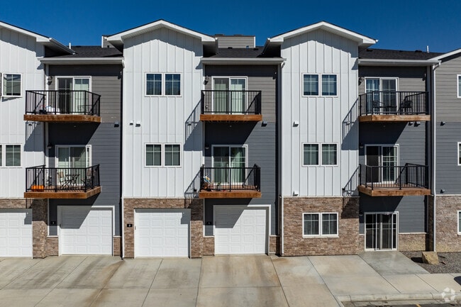 Entrance - Farmstead Apartments
