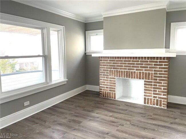 Photo - 2119 Waterbury Rd
