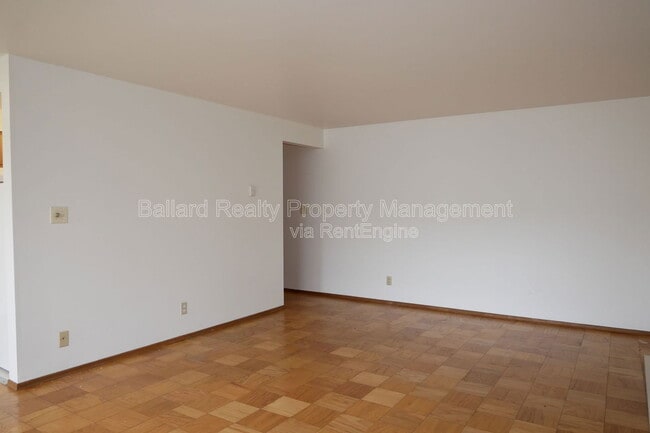 Photo - 4517 Evanston Ave N