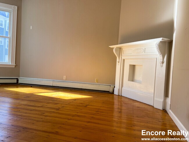 Photo - 13 Sachem St Unidad 2