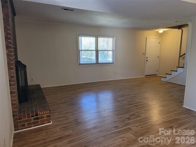 Photo - 5323 Chestnut Lake Dr