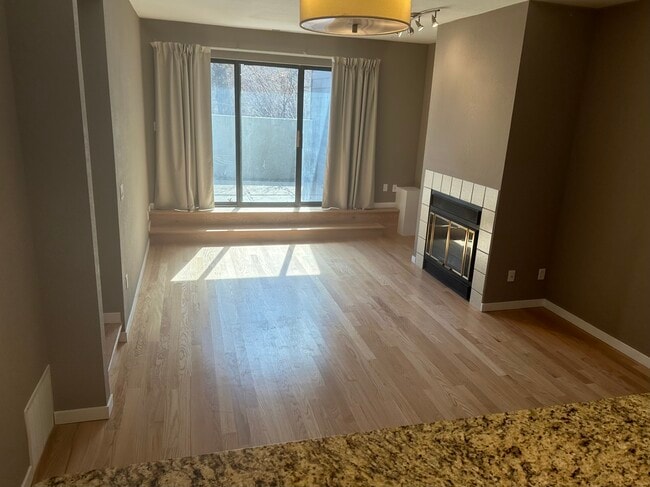 854 Walnut St Unidad A