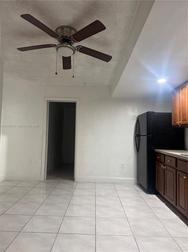 Photo - 1629 SW 10th St Unidad 1