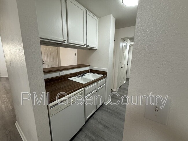 Photo - 6639 S Victor Ave Unit G205