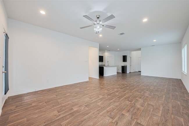 Building Photo - 12518 Pelican Bay Dr