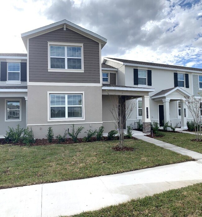 Photo - 10696 Words Dr