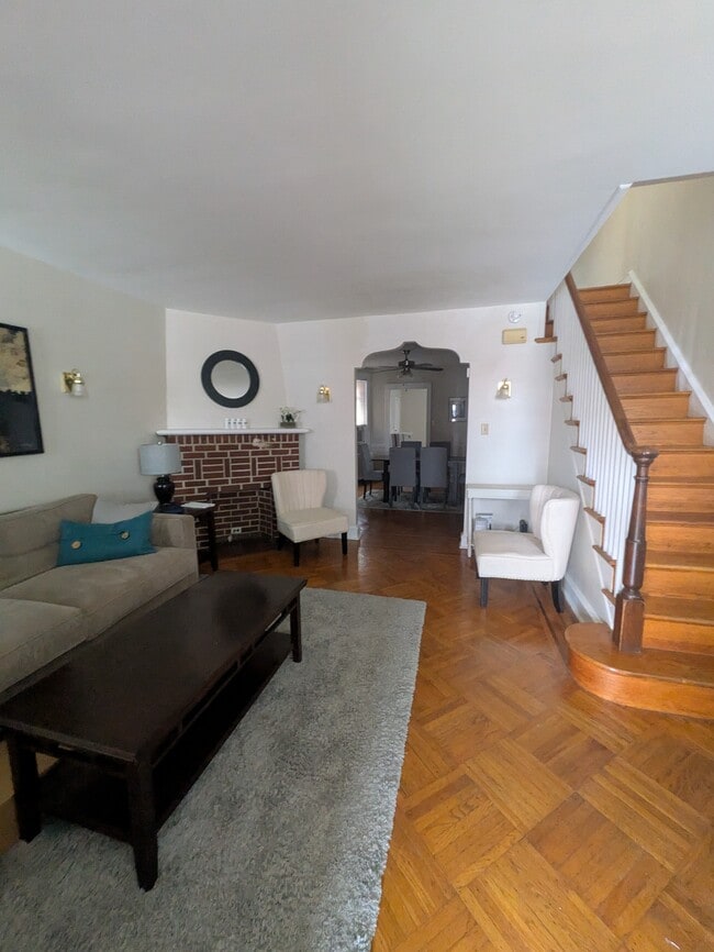 Photo - 603 W 31st St