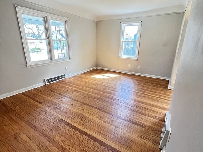Photo - Walking Distance from Downtown!!!