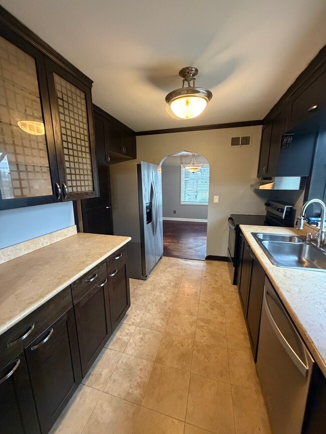 Photo - 4838 Summit St