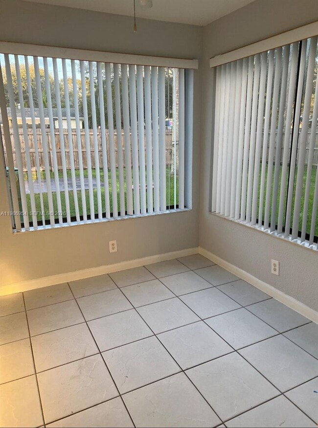 Photo - 5048 SW 92nd Terrace