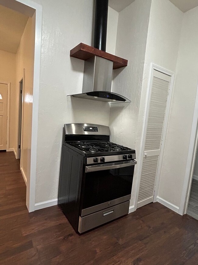 Photo - 1544 Montgomery St