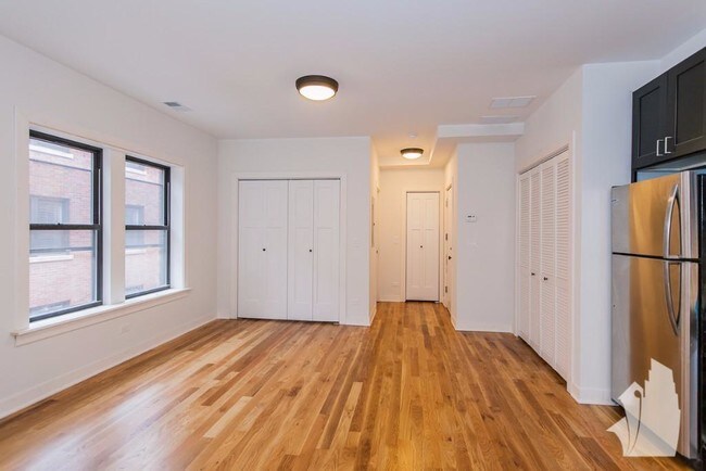2201 W Eastwood Ave Unit 2203-3NE