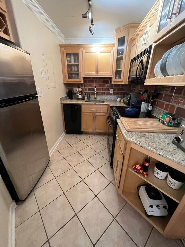 Photo - Spectacular Studio Condo @ Studio 40!