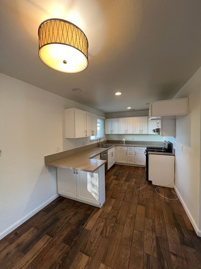 Photo - Centrally located single story 3 bed, 2 ba... House