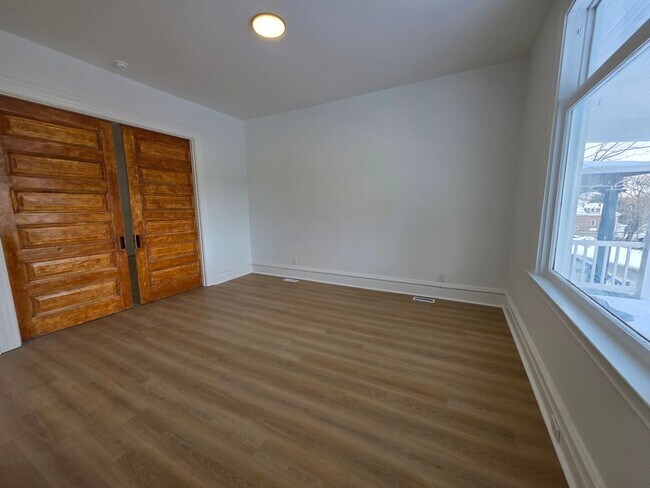 Photo - Amazing 1 bedroom apartment for rent in the North Side!