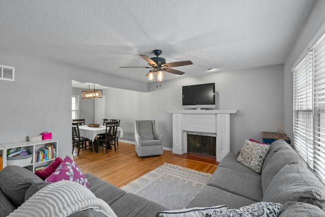 Photo - 7917 W 92nd Pl