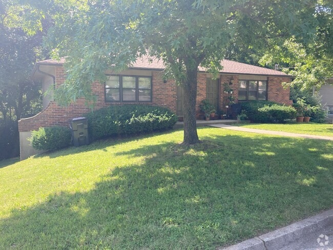 Building Photo - 1616 Garden Dr Unit A Rental