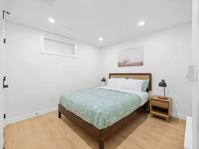 Photo - 11011-11151 151 St NW Unit ID1308615P