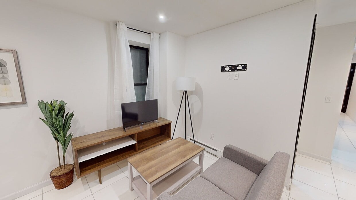 Photo - Private bedroom in 6 bed/3 bath Home