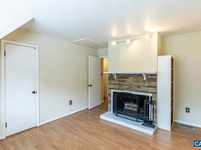 Photo - One Bedroom Townhouse