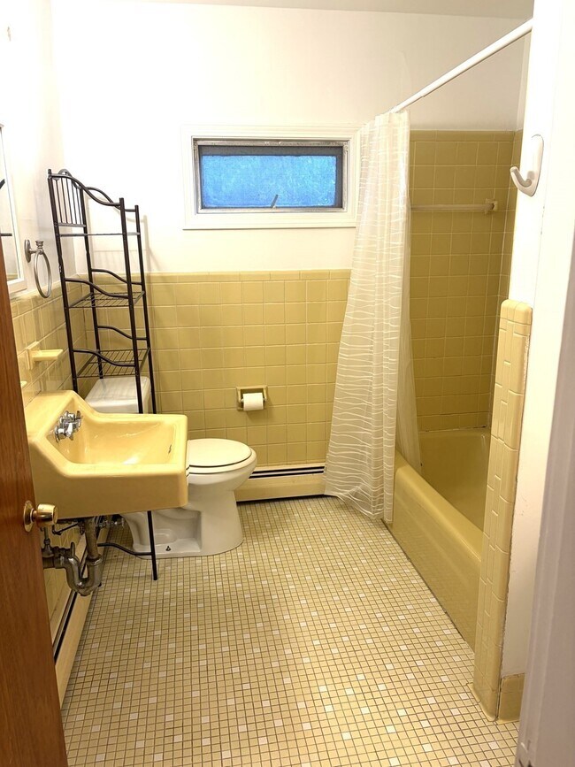 40 Paul Revere Rd Unit 2
