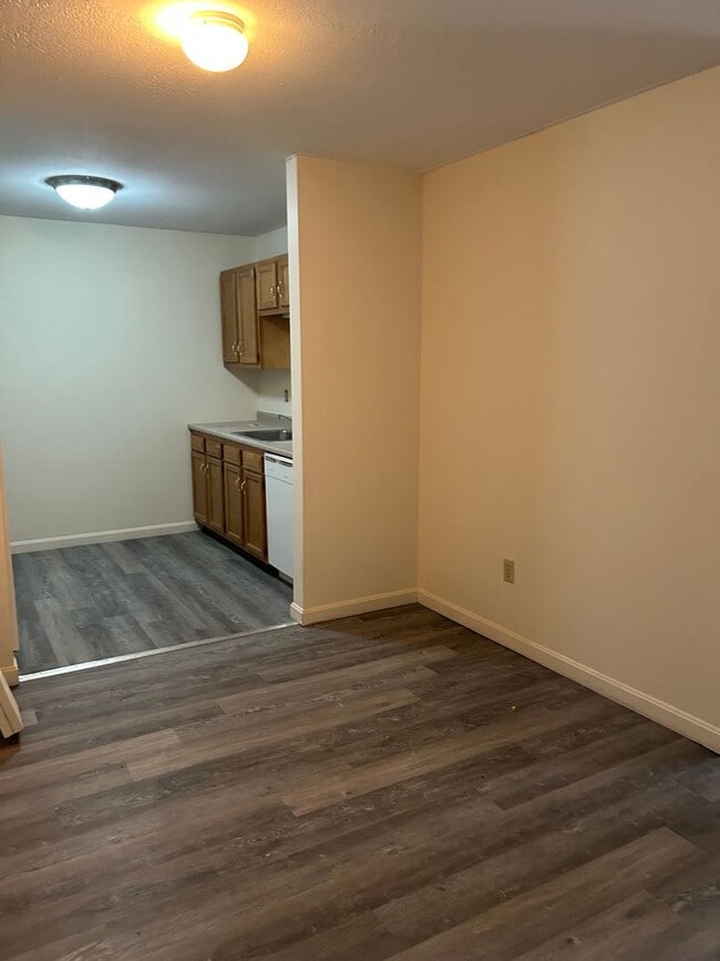 Photo - Silver Towers